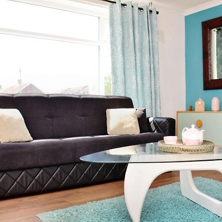Sm Dreams Unlimited Serviced Accommodation- Stanwell-Staines-Heathrow エクステリア 写真