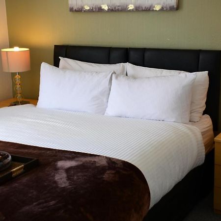 Sm Dreams Unlimited Serviced Accommodation- Stanwell-Staines-Heathrow エクステリア 写真