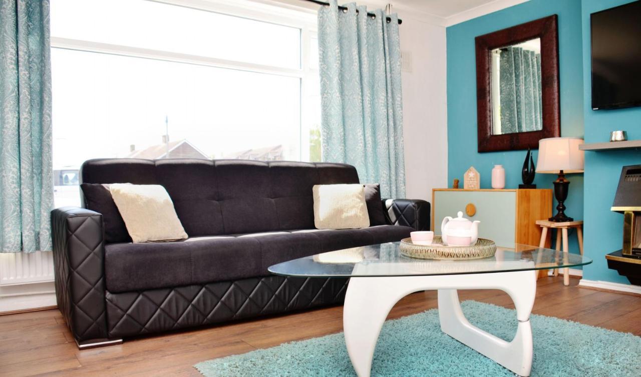 Sm Dreams Unlimited Serviced Accommodation- Stanwell-Staines-Heathrow エクステリア 写真