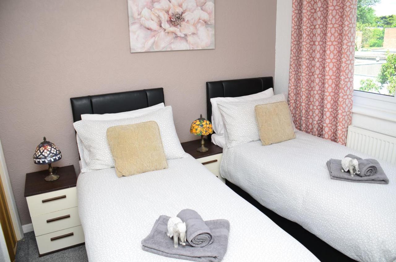 Sm Dreams Unlimited Serviced Accommodation- Stanwell-Staines-Heathrow エクステリア 写真