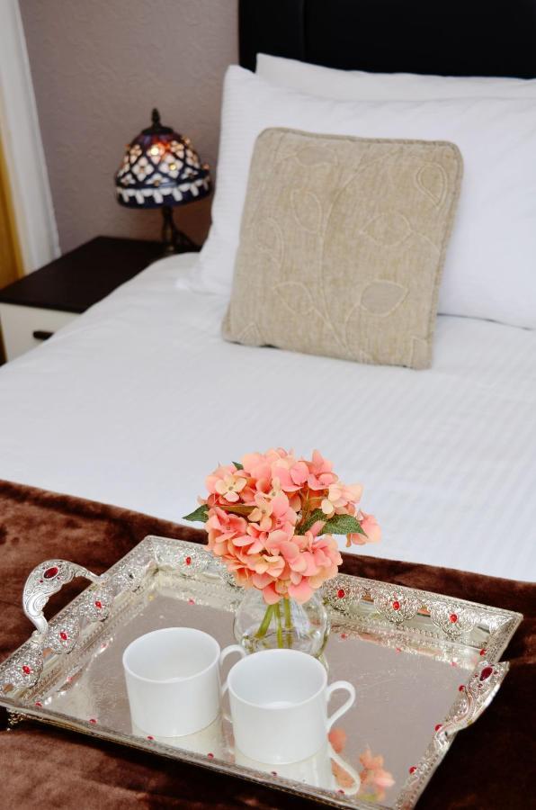 Sm Dreams Unlimited Serviced Accommodation- Stanwell-Staines-Heathrow エクステリア 写真