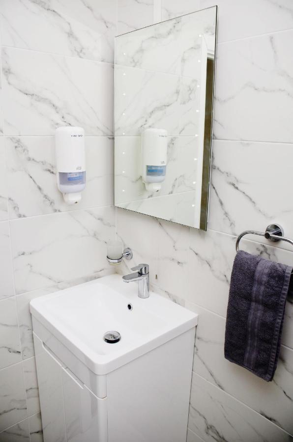 Sm Dreams Unlimited Serviced Accommodation- Stanwell-Staines-Heathrow エクステリア 写真
