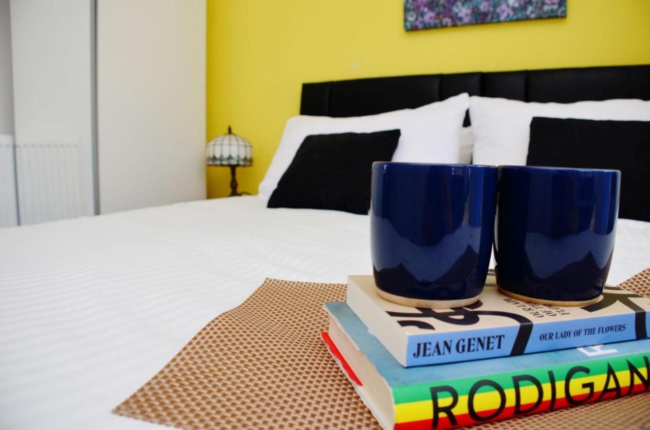 Sm Dreams Unlimited Serviced Accommodation- Stanwell-Staines-Heathrow エクステリア 写真