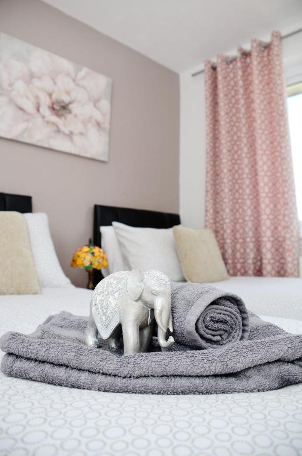 Sm Dreams Unlimited Serviced Accommodation- Stanwell-Staines-Heathrow エクステリア 写真