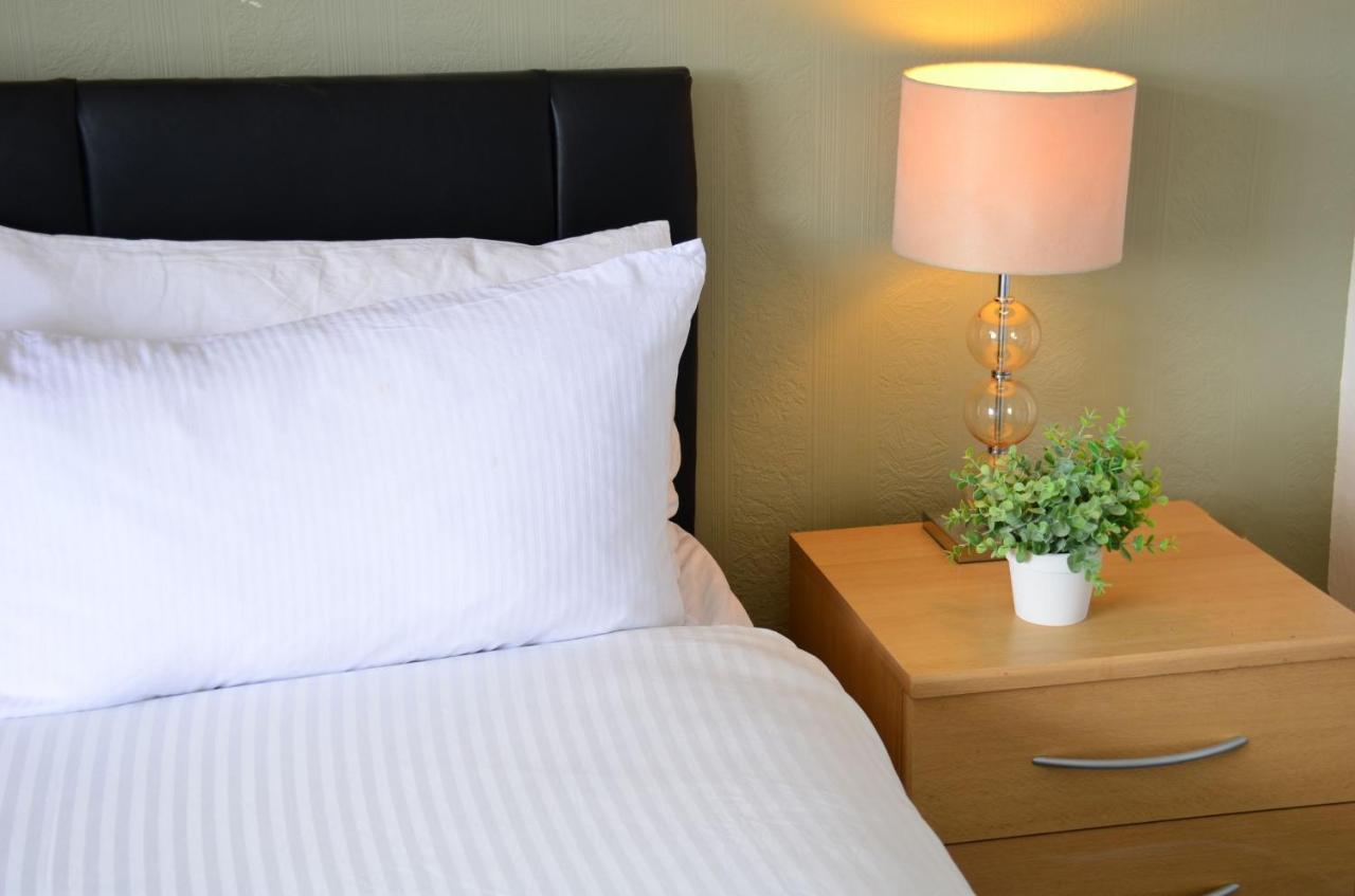 Sm Dreams Unlimited Serviced Accommodation- Stanwell-Staines-Heathrow エクステリア 写真