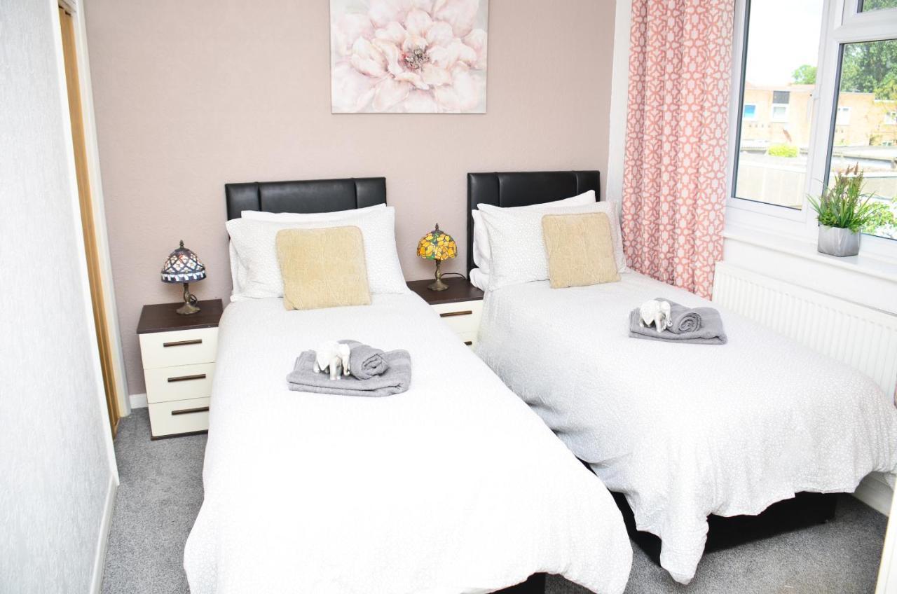 Sm Dreams Unlimited Serviced Accommodation- Stanwell-Staines-Heathrow エクステリア 写真