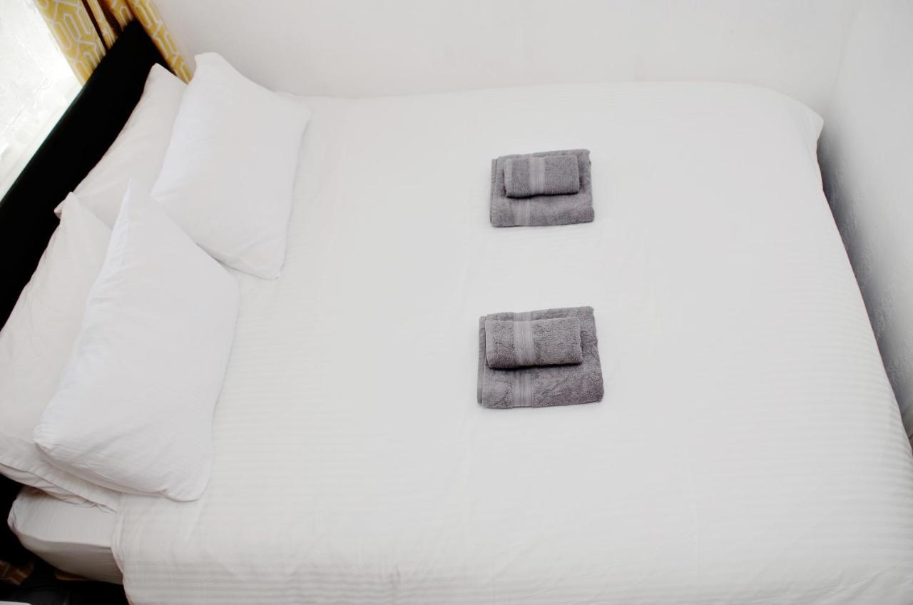 Sm Dreams Unlimited Serviced Accommodation- Stanwell-Staines-Heathrow エクステリア 写真