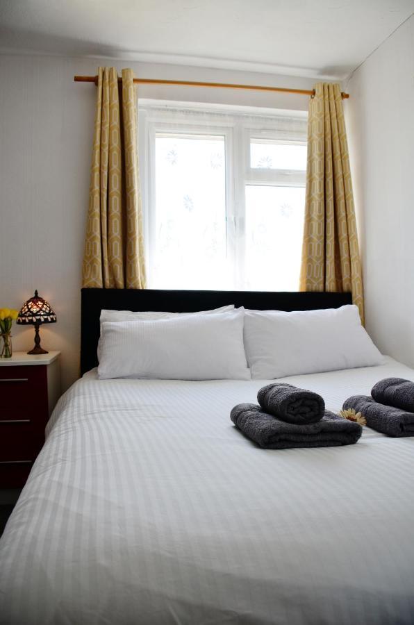 Sm Dreams Unlimited Serviced Accommodation- Stanwell-Staines-Heathrow エクステリア 写真