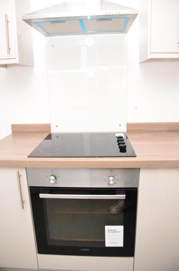 Sm Dreams Unlimited Serviced Accommodation- Stanwell-Staines-Heathrow エクステリア 写真