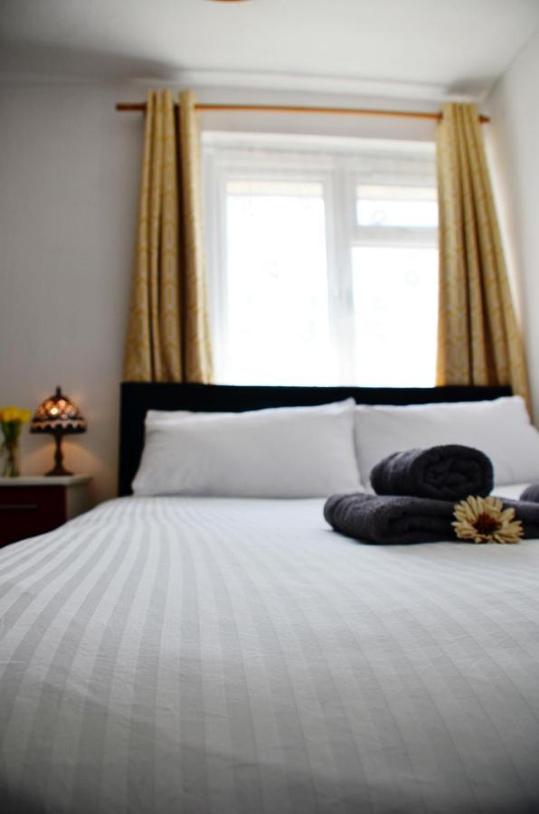 Sm Dreams Unlimited Serviced Accommodation- Stanwell-Staines-Heathrow エクステリア 写真