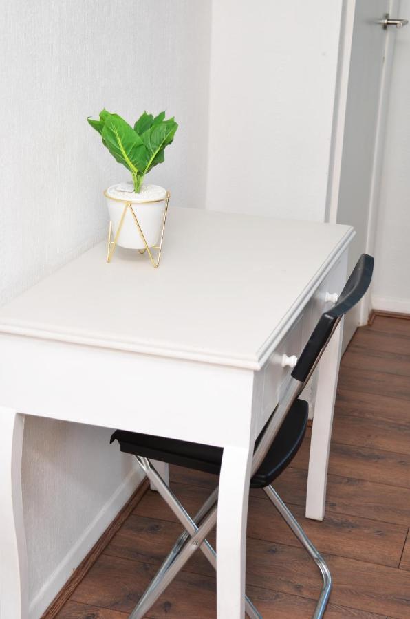 Sm Dreams Unlimited Serviced Accommodation- Stanwell-Staines-Heathrow エクステリア 写真