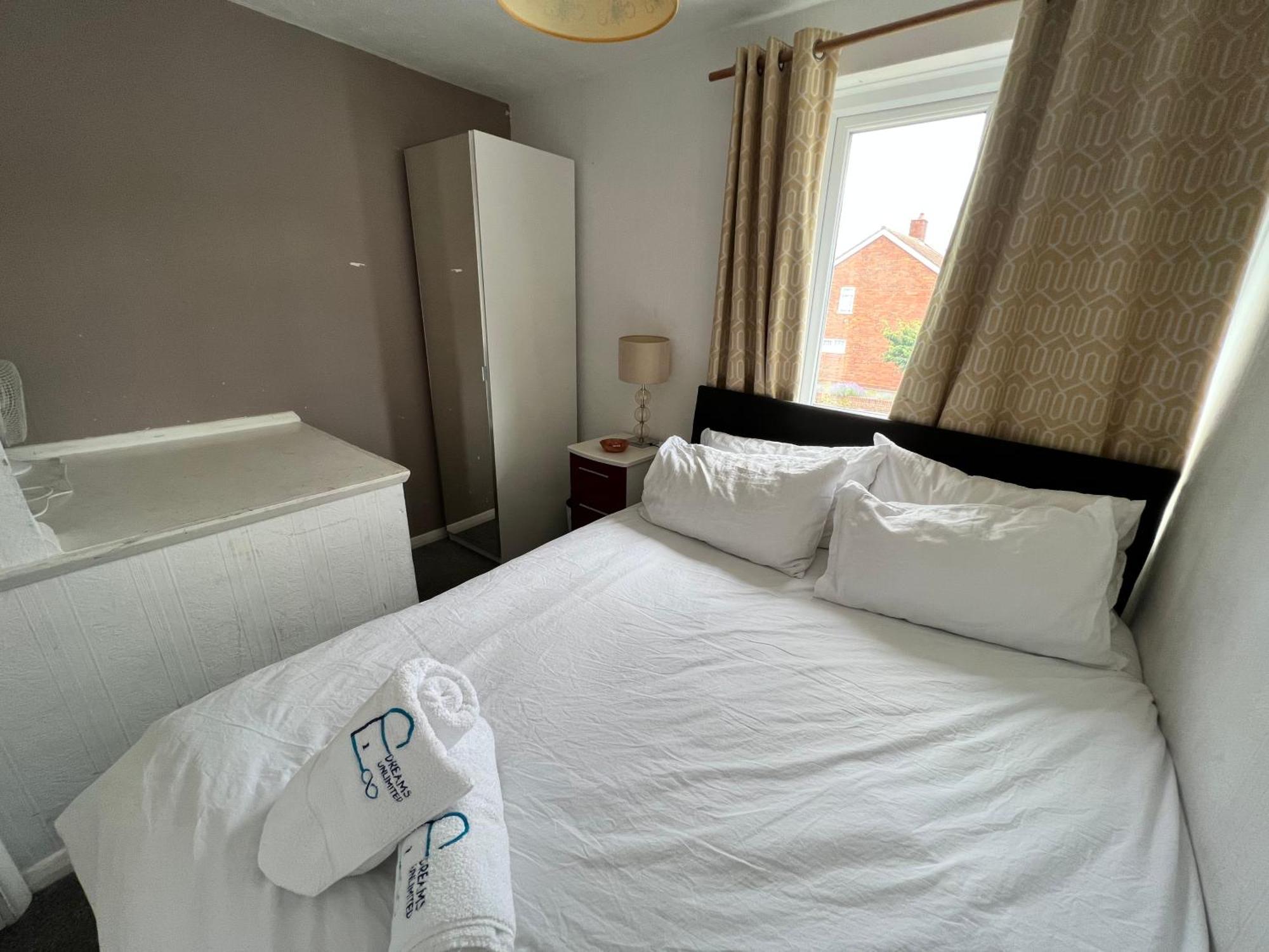 Sm Dreams Unlimited Serviced Accommodation- Stanwell-Staines-Heathrow エクステリア 写真